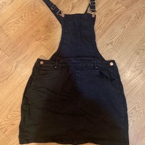 Large black jean Pacsun skirt overall